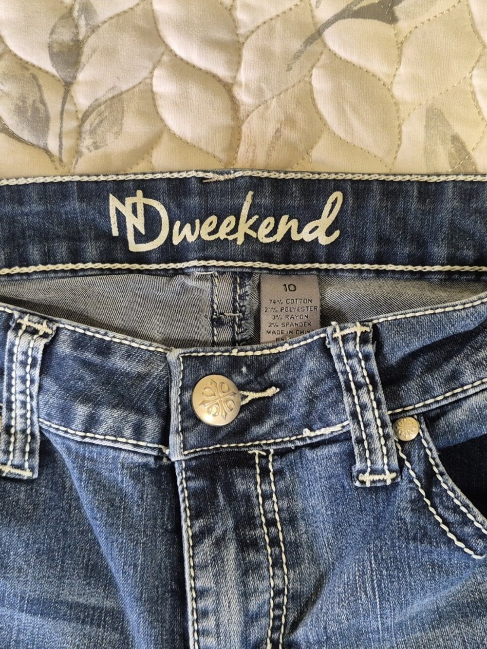 Women's Blue Embroidered Pocket Capris - Picture 5 of 13